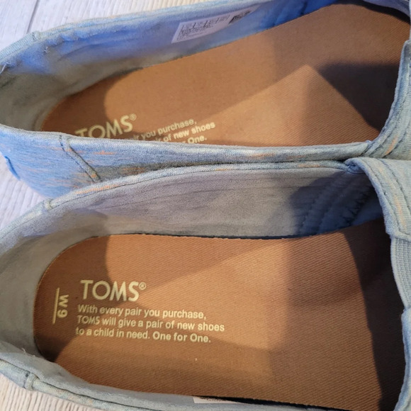 Toms Women's •Size 9• Light Blue & Pink Slip On Comfort Shoes. Very soft - Picture 3 of 7